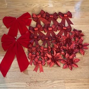 Christmas/New Year decoration set of 25 pieces, bows and red flowers